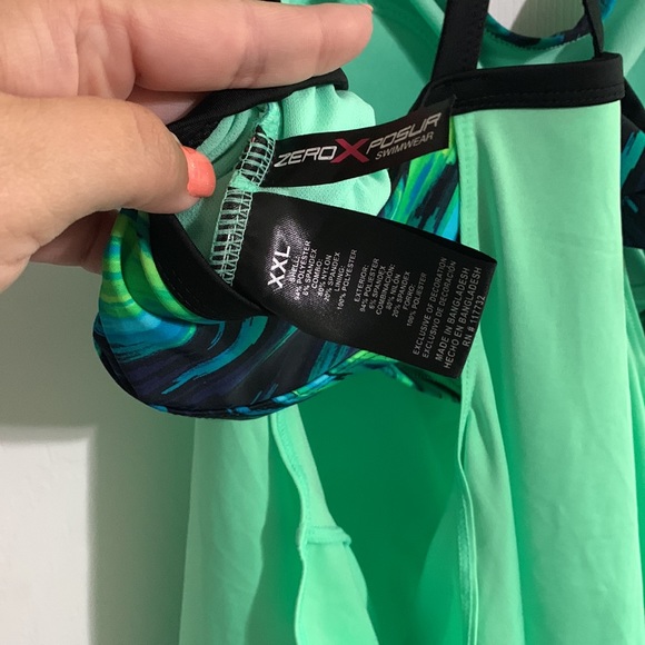 NWOT 2X Zero Posur swimwear top - Picture 4 of 4